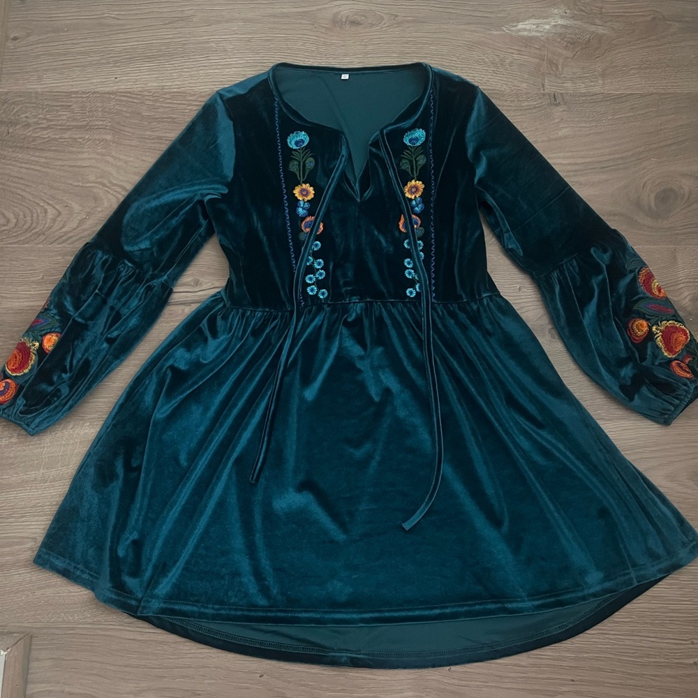 Women’s Embroidered Blue Velvet Tunic Top